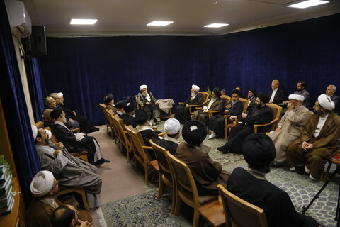 هر کسی لایق جایگاه خطابه نیست