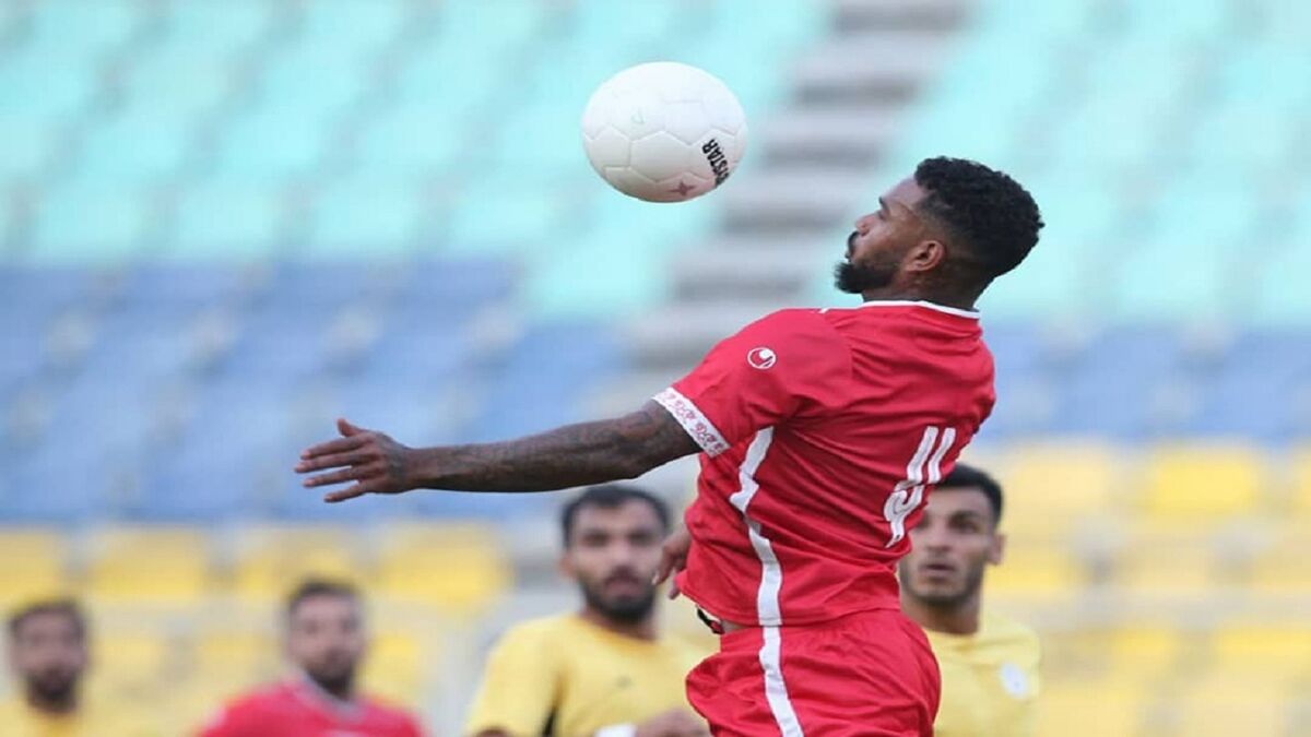 زوال مهاجم خارجی خوب میان سرخ ها/کرونا، اغتشاش و جنگ علیه خط حمله پرسپولیس