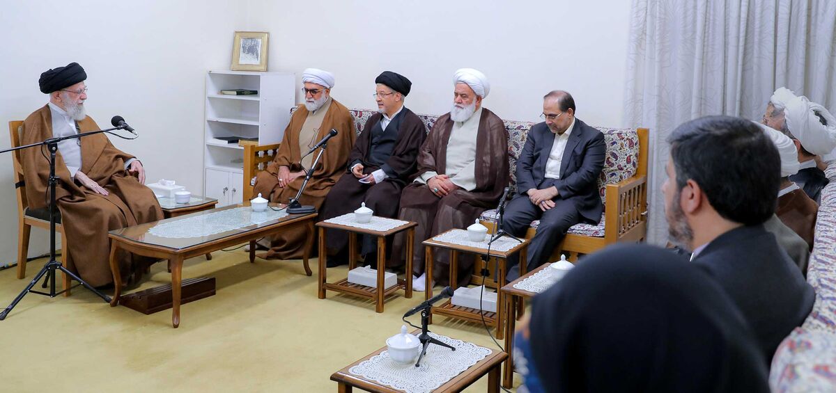 رهبر معظم انقلاب: باید به زبان روز و با شیوههای درست، معارف ائمه را به دنیا منعکس کرد