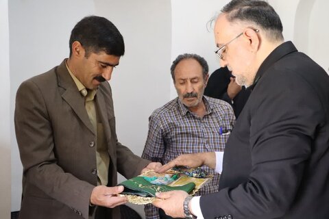 چشمان خانواده شهیده زینب یعقوبی به نور پرچم رضوی روشن شد