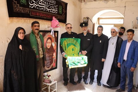 چشمان خانواده شهیده زینب یعقوبی به نور پرچم رضوی روشن شد