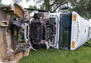 ۱۶ کشته و زخمی بر اثر واژگونی اتوبوس در فلوریدا