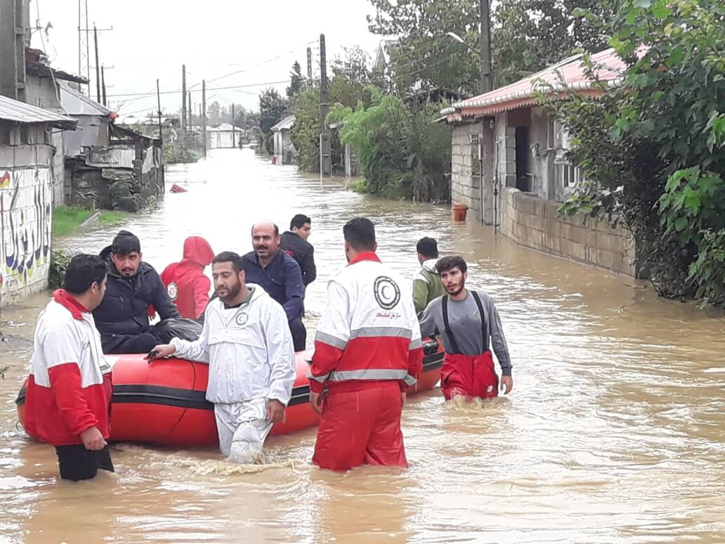 امدادرسانی به ۸۰۰هموطن درگیر سیل و آبگرفتگی