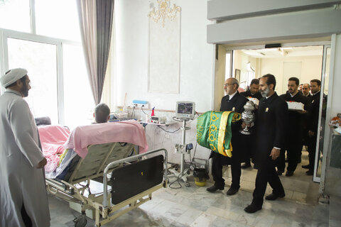 حضور خدام حرم مطهر رضوی در آسایشگاه جانبازان