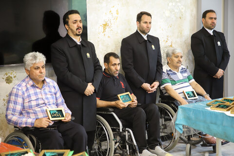 حضور خدام حرم مطهر رضوی در آسایشگاه جانبازان