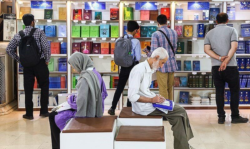 برپایی غرفه «جوانی جمعیت» در نمایشگاه کتاب تهران