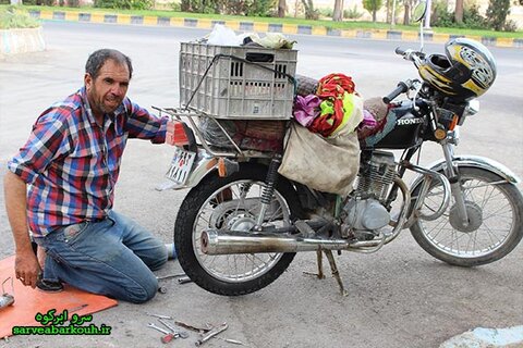ساعتی گفتوگو با مردی که ۱۴ بار با موتور به زیارت امامرضا(ع) رفته است / ۳هزار کیلومتر عاشقی