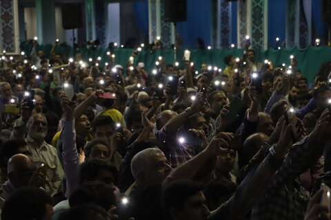 اشکِ سبز بر گونۀ کویر