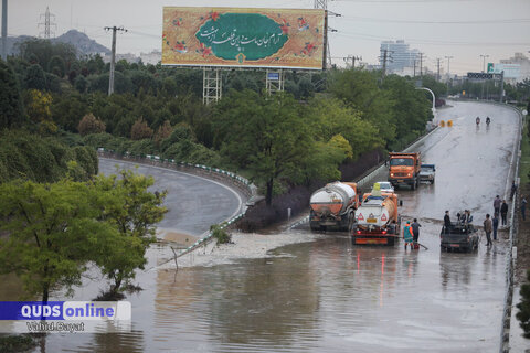 گزارش لحظه‌ای از آخرین اخبار بارش شدید باران در مشهد مقدس/ ۵ محور روستایی در تایباد مسدود است