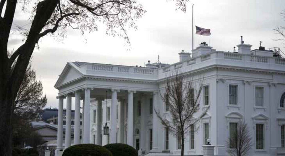 کاخ سفید به لاپوشانی وضعیت بایدن متهم است