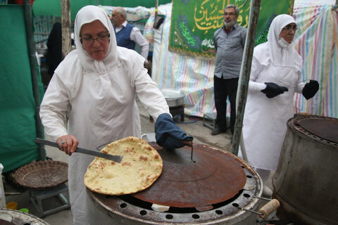 میهمان یک لقمه مادرپزی