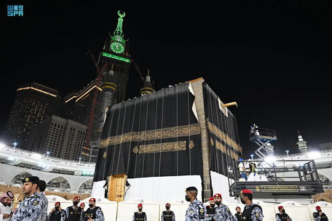 تعویض پرده کعبه