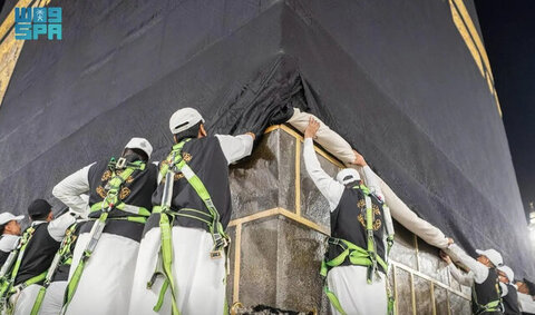 تعویض پرده کعبه