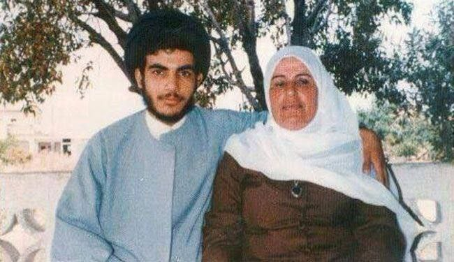 عکس| تصویری دیده نشده از سیدحسن نصرالله در جوانی در کنار مادرش