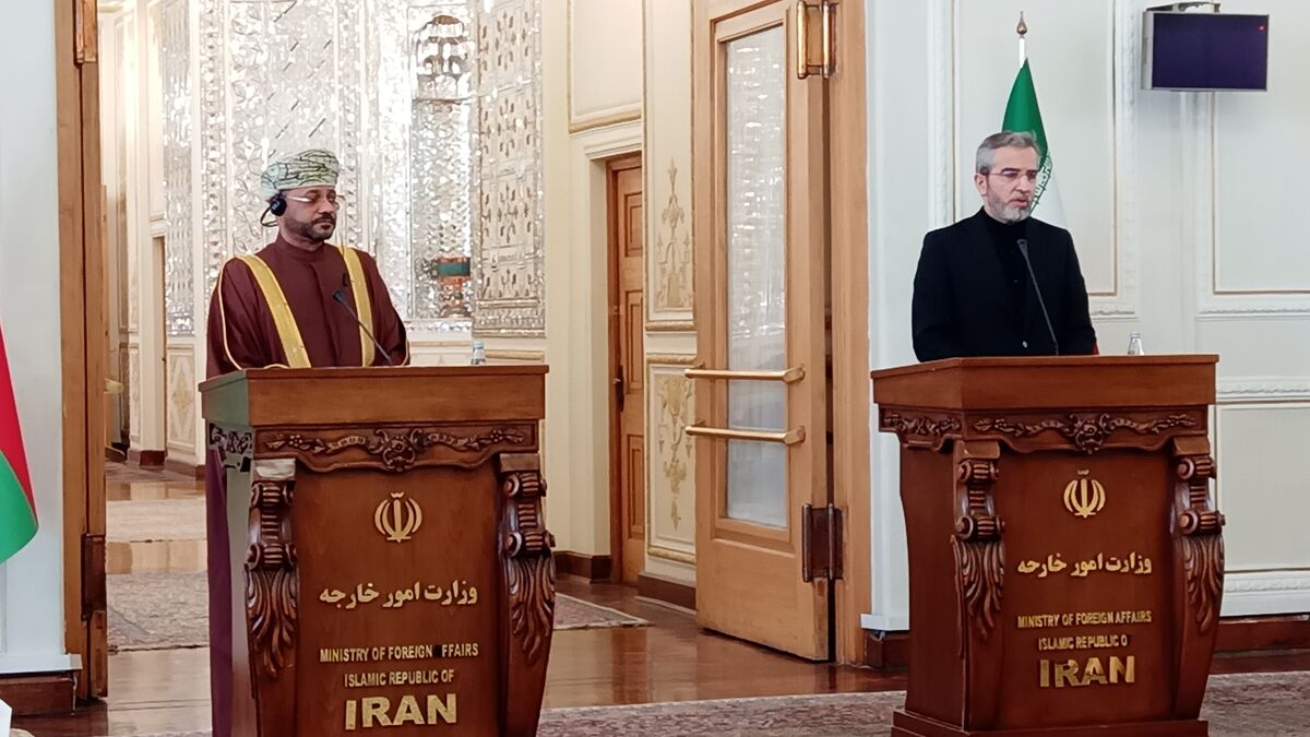 اراده جمهوری اسلامی ایران بر این است که هیچ حفره و گسستی در روابط با همسایگان نباشد / مسیر روابط ایران و عمان رو به جلو است