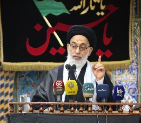 امام خمینی(ره) اسلام را دوباره به کانون توجهات بازگرداند