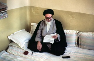 امام خمینی(ره) گسست فقه از حکومت را باعث ناکارآمدی آن می‌دانست