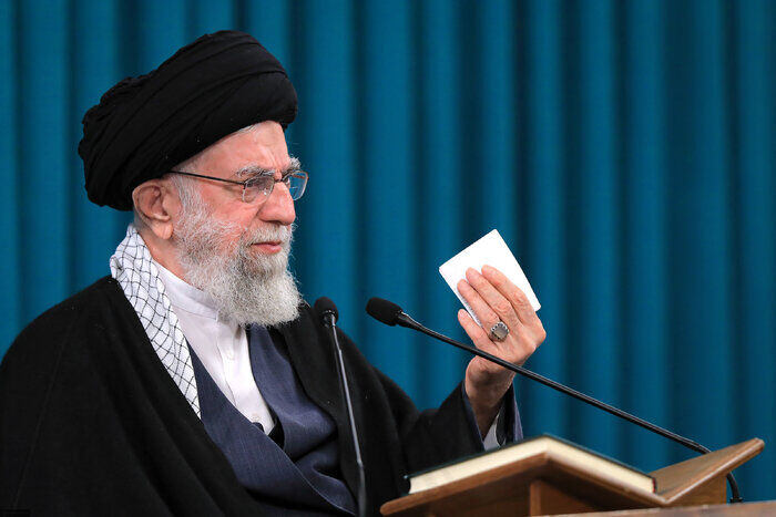 رهبر معظم انقلاب اسلامی: دلم برای رئیسی سوخت؛ در زمان حیاتش حاضر نبودند یک کلام از او تمجید کنند