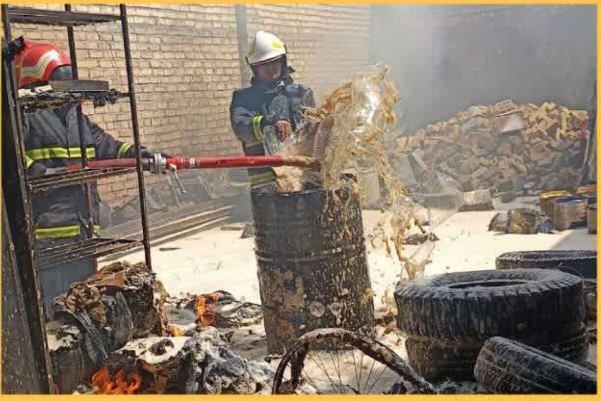 حریق و انفجار یک باب مغازه تعویض روغن در نیشابور