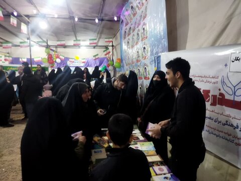 رونق کتابخوانی در نصف‌جهان با نذر بچه‌های مسجد
