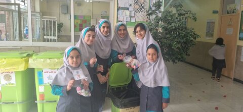 درباره معلم بهداشت نجفآبادی که به حال خوب طبیعت میاندیشد/ لشکر ۱۶۰۰نفره خانم ایمانیان