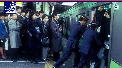 وضعیت عجیب تردد مردم در متروهای ژاپن