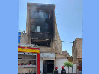 سه نفر از آتش‌سوزی ساختمانی ۶ واحدی در مشهد نجات یافتند