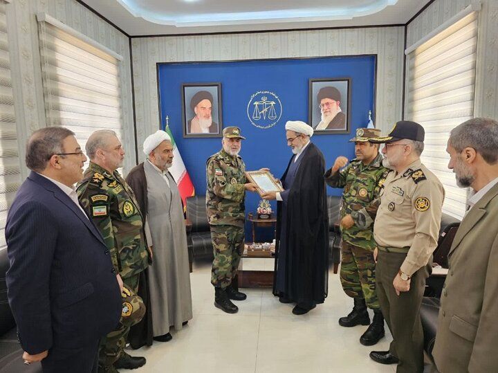فرمانده نیروی زمینی ارتش با رئیس سازمان قضایی نیروهای مسلح دیدار کرد
