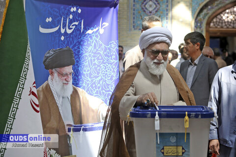 حضور تولیت آستان قدس رضوی در انتخابات ریاست جمهوری
