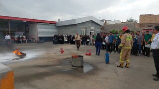 دومین دوره آموزش آتش‌نشانان داوطلب  با شرکت ۲۰۰ نفر در بردسکن 