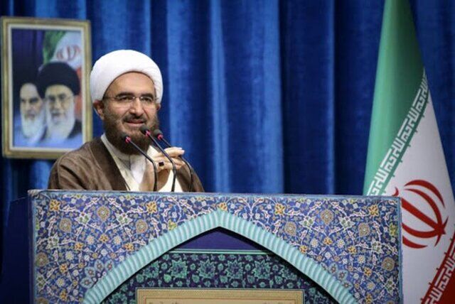حجت‌الاسلام حاج‌علی‌اکبری در خطبه‌های نماز جمعه: رئیس‌جمهور جدید باید خودش را برای تعهدات بسیار سنگین ۴ سال آینده آماده کند