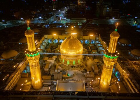 شستشو گنبد حرم مطهر امام حسین علیه السلام در آستانه ماه محرم