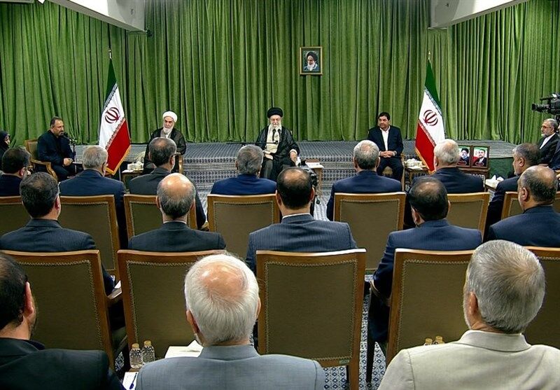 رهبر معظم انقلاب: شهید رئیسی در بیان مواضع انقلابی و دینی دوپهلو سخن نمی‌گفت