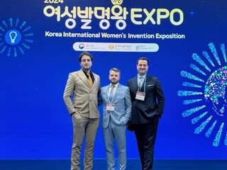 دانشجوی دانشگاه علوم پزشکی مشهد مدال طلای فستیوال اختراعات کره جنوبی را کسب کرد