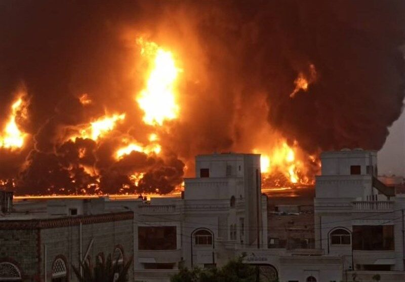 ۸۰ مجروح در حمله به مخازن نفتی الحدیده / انصارالله: پاسخ به اسرائیل قطعی است