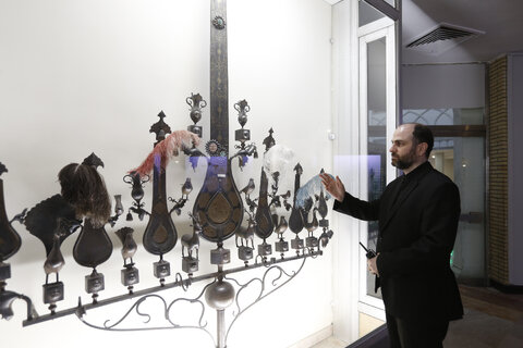 ۲ نشان از عزای حسین(ع)