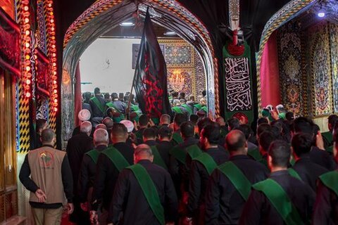 بزرگداشت هفتمین روز شهادت امام حسین (ع) از سوی خادمان آستانهای حسینی و عباسی + عکس