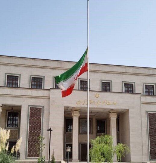 نیمه افراشته شدن پرچم ایران در نمایندگی‌های کشورمان در خارج از کشور در پی شهادت اسماعیل هنیه