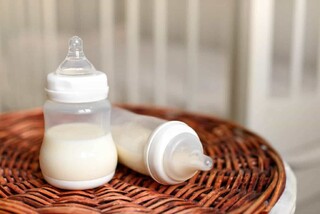 بانکی برای کودکان شیرخوار/ احکام شرعی شیردهی مادر به فرزند غیر خود