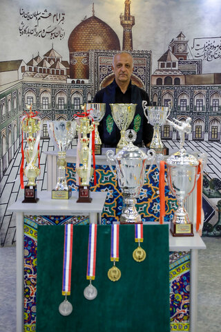 عرض ارادت طلایی