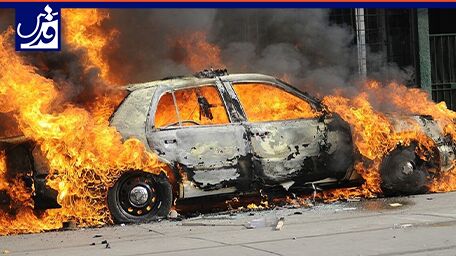 فیلم| آتش گرفتن یک خودرو در زاهدان بخاطر گرمای هوا