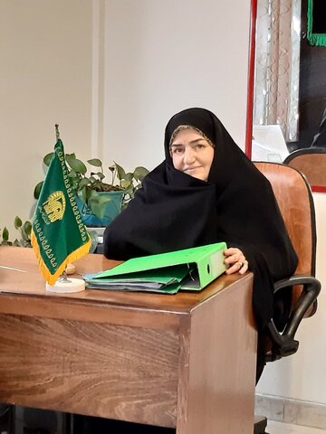 وقف دانشآموزان و زائران