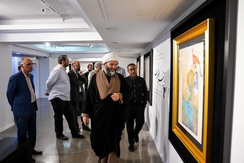 حجتالاسلام قمی از نمایشگاه نگارگری «روضه بهشت» بازدید کرد