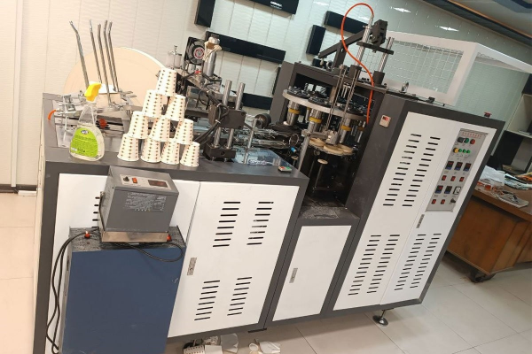 قیمت شگفتانگیز دستگاه تولید لیوان کاغذی در منزل: چرا باید امروز بخرید؟