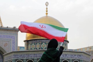 همه با هم تا پای جان برای ایران / این دختران، بی‌دین و ضدانقلاب نیستند