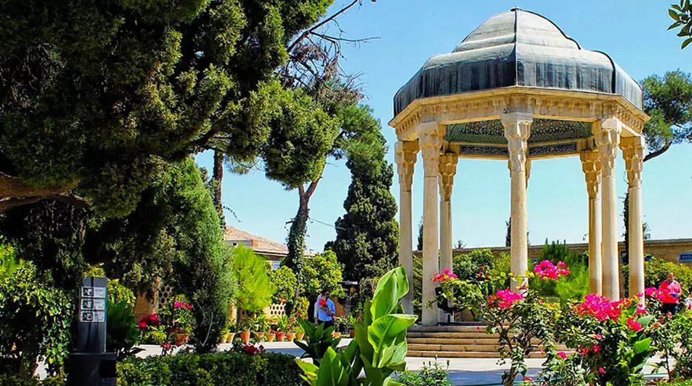 درباره شاعر عشق و عرفان/ شغل حافظ پیش از شاعری چه بود؟
