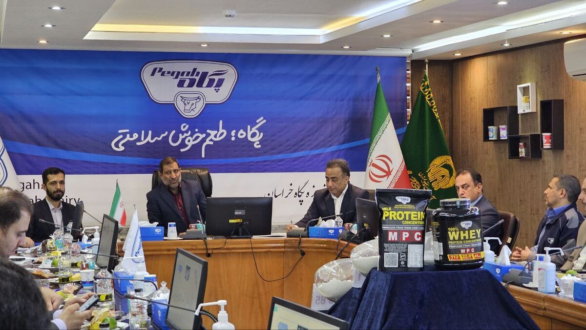 بازدید معاون استاندار و فرماندار شهرستان مشهد مقدس از کارخانه شیر پگاه
