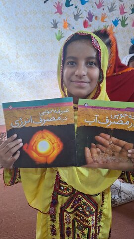 درباره زهرا دانش و خدمتش به بچههای روستای پیپ لاشار سیستان و بلوچستان/ راه درست بچهها از مسیر همین کتابخانهها میگذرد