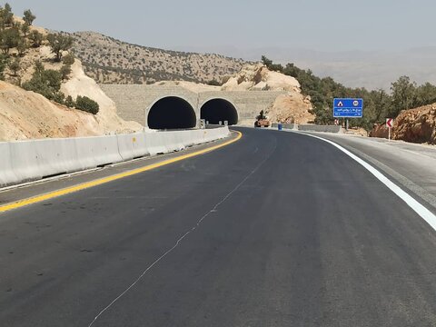 آزادراه شیراز - اصفهان گران‌ترین آزادراه ایران است