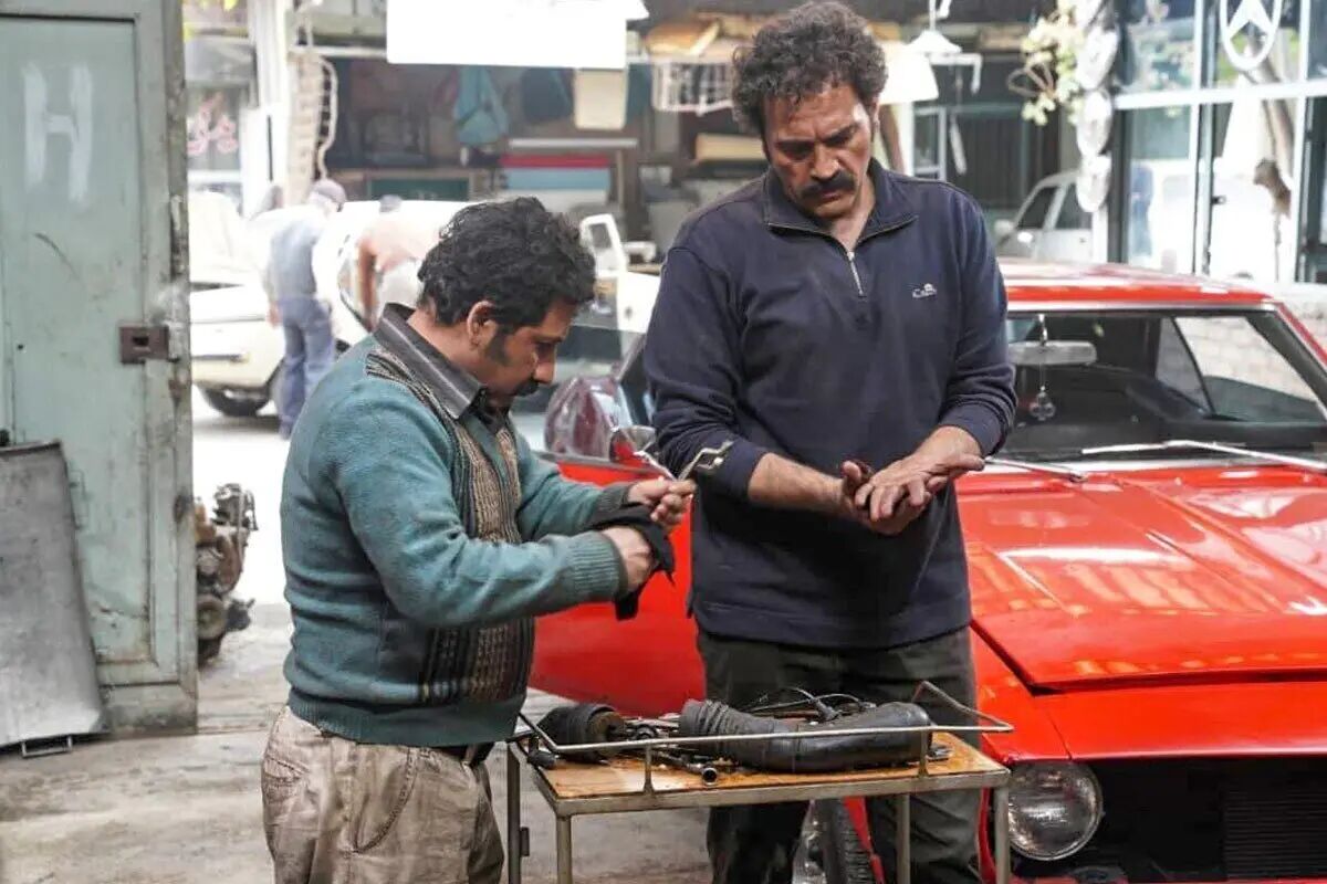 گفت‌وگو با نویسنده «تانک‌خورها» که این شب‌ها از شبکه۳ پخش می‌شود / سریالی برای تزریق امید و حال خوب 